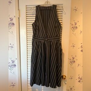HYFVE Black Stripe Sleeveless Dress with Front Pockets in Size Large